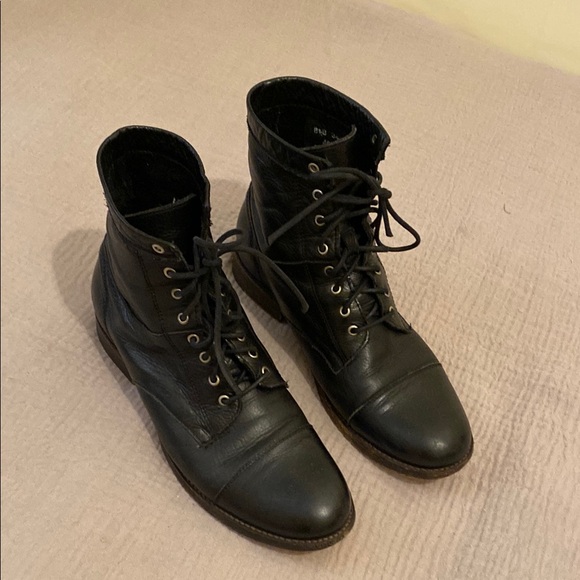 FRYE Black Lace-Up Leather Boots. Size 8.5 - Picture 1 of 13